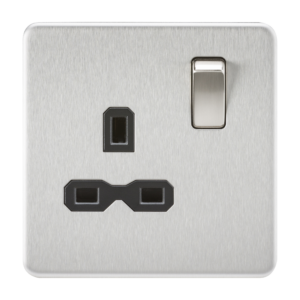 KNIGHTSBRIDGE SFR7000BC SCREWLESS FLATPLATE 1 GANG SWITCHED SOCKET