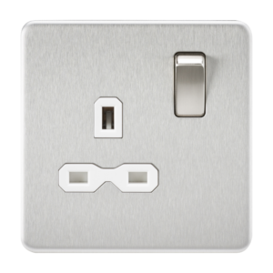 KNIGHTSBRIDGE SFR7000BCW SCREWLESS FLATPLATE 1 GANG SWITCHED SOCKET