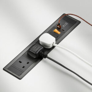 KNIGHTSBRIDGE SKRECFC 13AMP 3GANG RECESS MOUNT POWER STATION WITH DUAL USB A + C (FASTCHARGE)