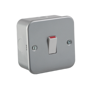 KNIGHTSBRIDGE M8341 20AMP 1 GANG DP SWITCH