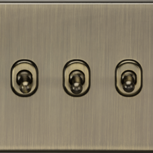 KNIGHTSBRIDGE CSTOG3AB 10AX 3 GANG 2 WAY TOGGLE SWITCH