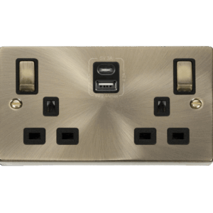 CLICK VPAB586BK DECO VP ANTIQUE BRASS 2 GANG 13A USB A&C SOCKET BLACK INSERT