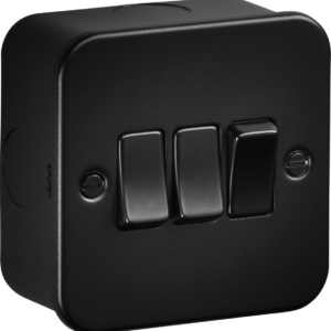 KNIGHTSBRIDGE M4000TB 10AMP 3 GANG 2 WAY SWITCH TEXTURED SAND BLACK